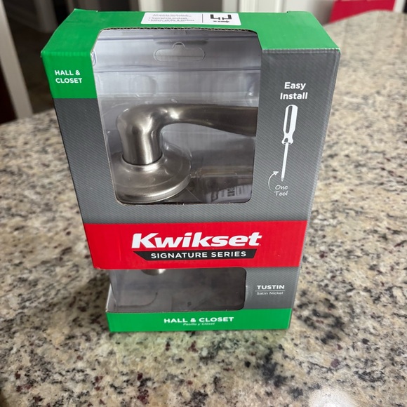 Kwikset Signature Series Hall & Closet door knob/lever Nib Satin Nickel - Picture 1 of 6